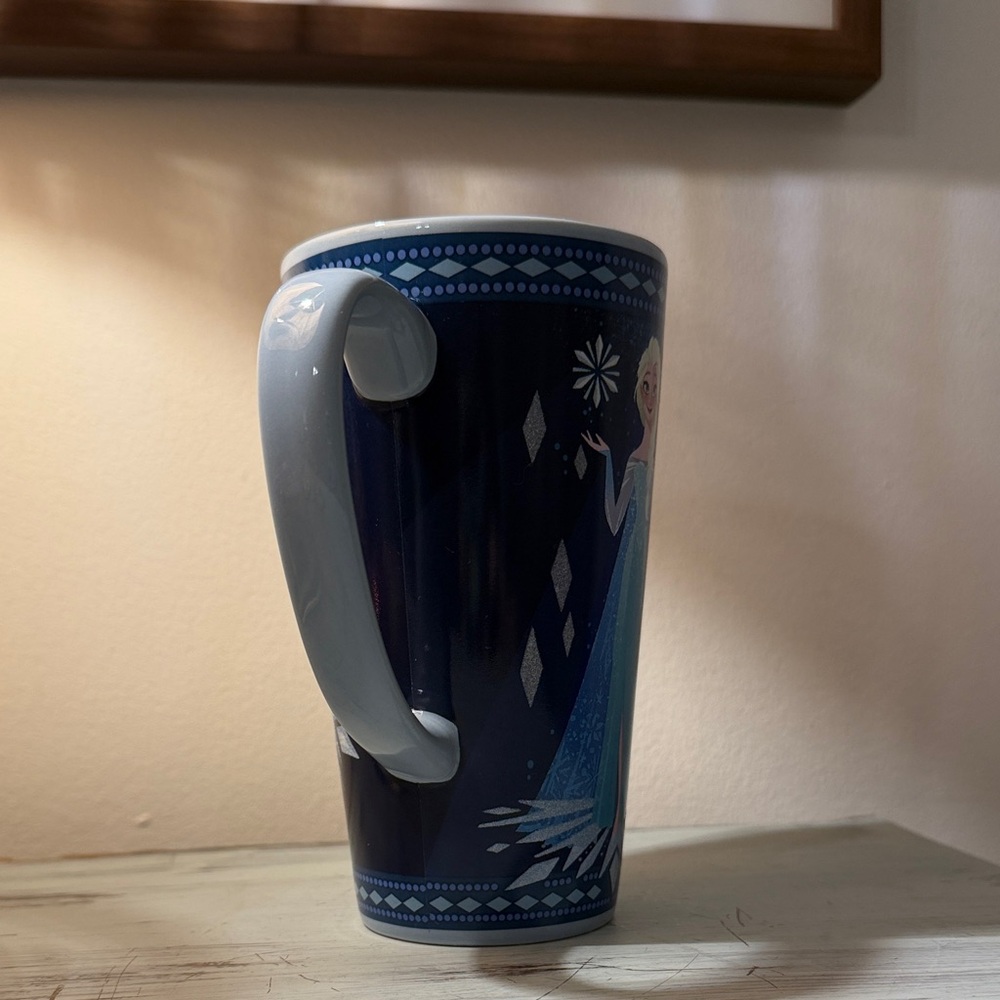 Disney Store - Frozen 10 year anniversary Mug (16oz) featuring Elsa - Picture 4 of 10